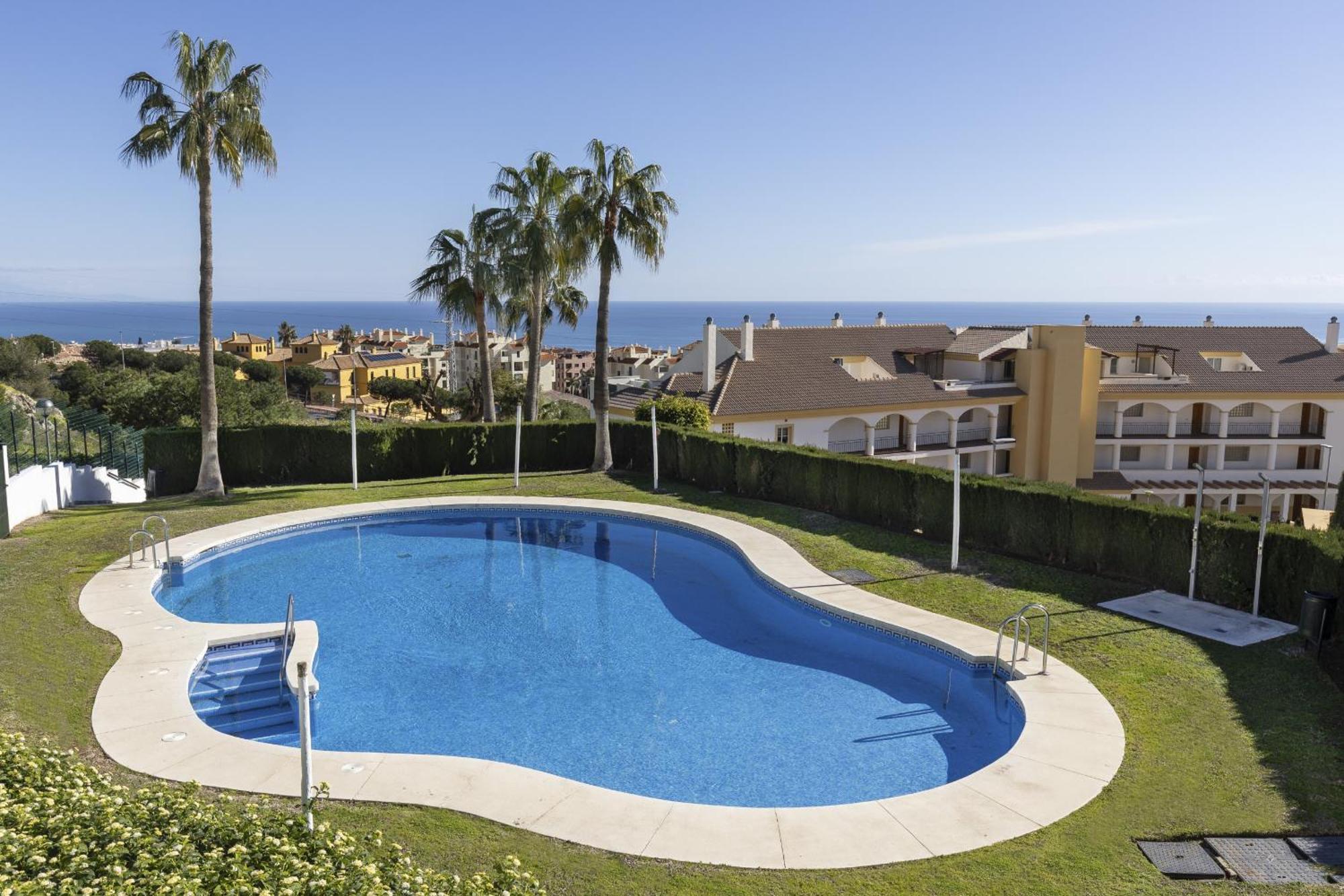 Peaceful Studio With Amazing Sea Views And Free Parking 베날마데나코스타 외부 사진